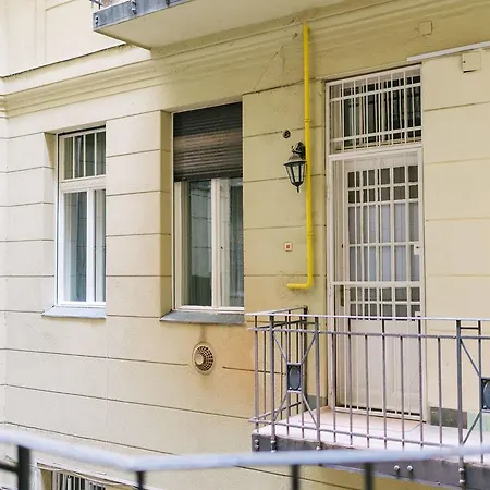 Golden Hand Luxury Apartment Budapest